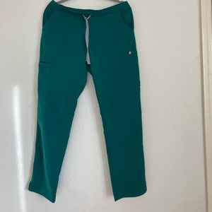 Figs green medium yola style scrub pants